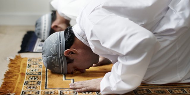 setelah sholat dhuha baca surat apa