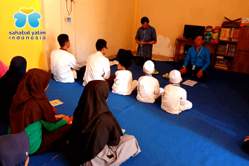 bantuan sarana prasarana belajar TPA sahabat yatim