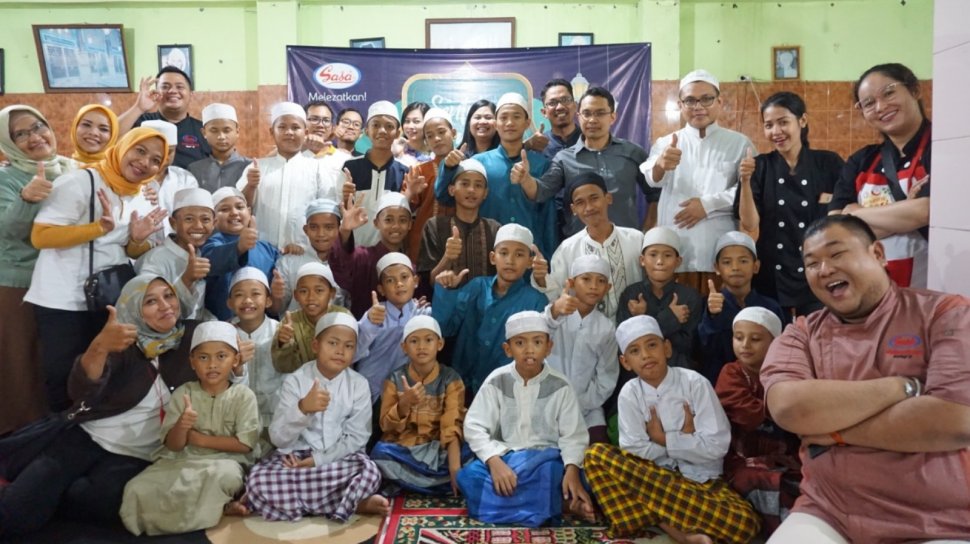 bakti sosial ke panti asuhan