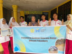 Paket Sembako untuk Pengungsi Banjir di Pekanbaru