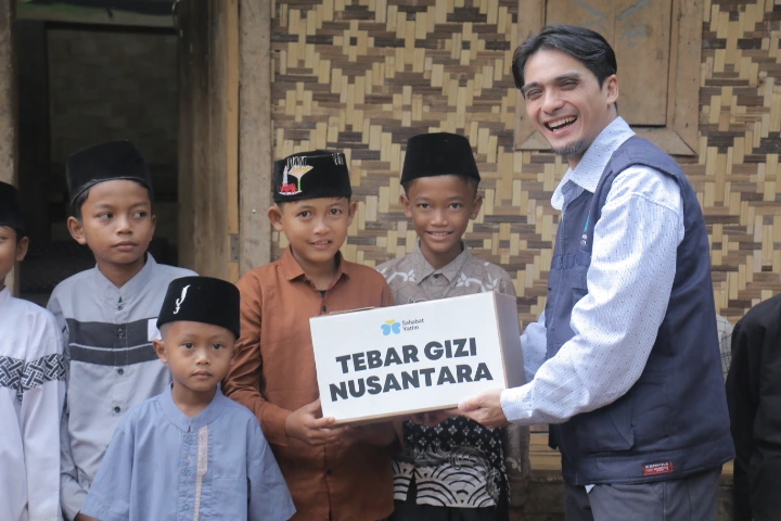 Tebar Gizi Pelosok
