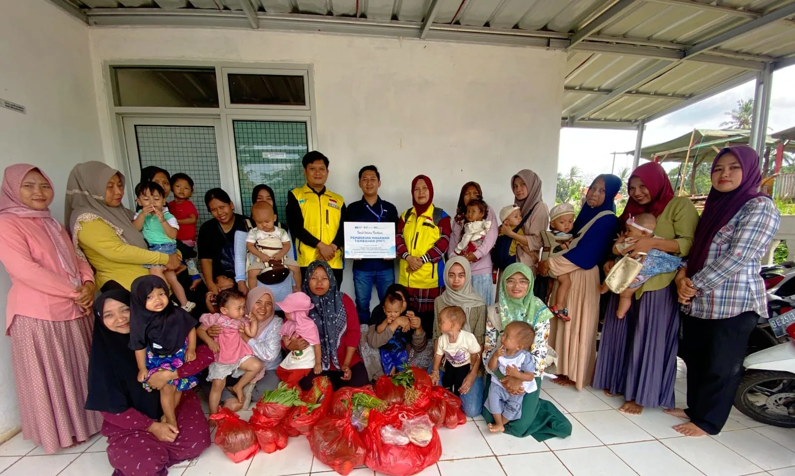 Aksi Tebar Gizi Sahabat Yatim dan BSI Maslahat cegah stunting di Lampung Timur.