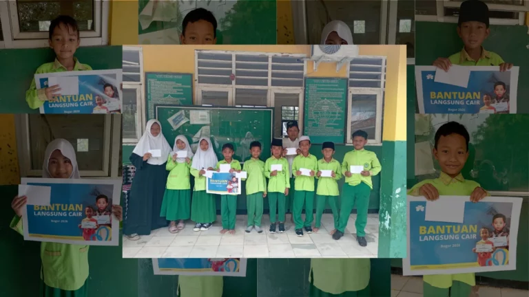 Penyaluran Bantuan Langsung Sahabat Yatim untuk perlengkapan sekolah anak di Bogor.